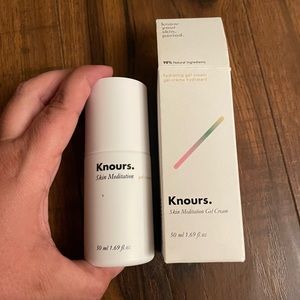 KNOURS.
Skin Meditation Gel Cream